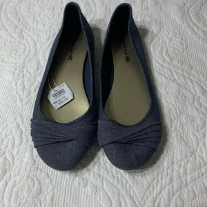 Denim look blue flats